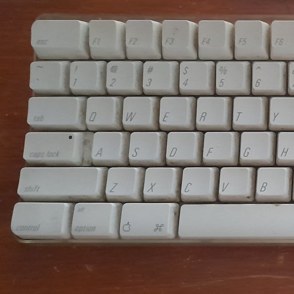 Apple Other - White USB keyboard A1048 by Apple